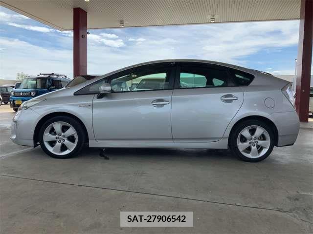 Toyota PRIUS 2013-10 366587-5