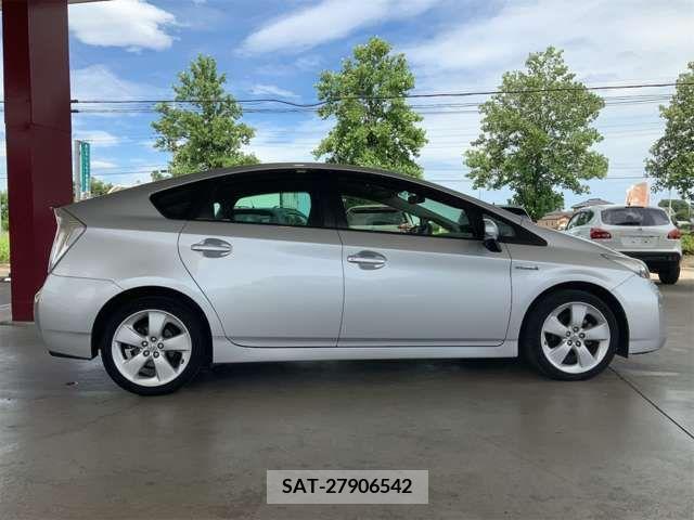 Toyota PRIUS 2013-10 366587-4