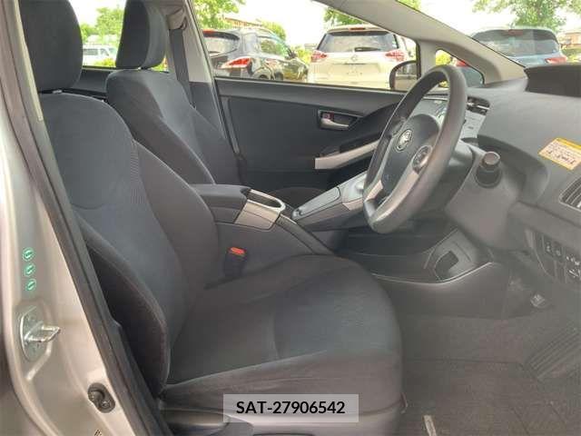 Toyota PRIUS 2013-10 366587-15