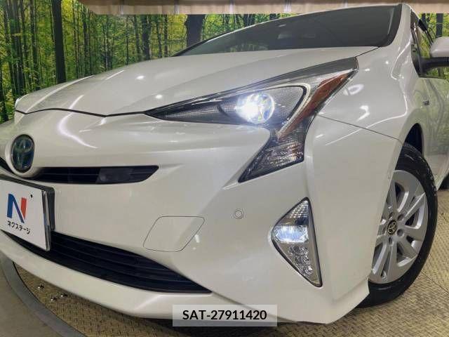 Toyota PRIUS 2018-02 233186-11