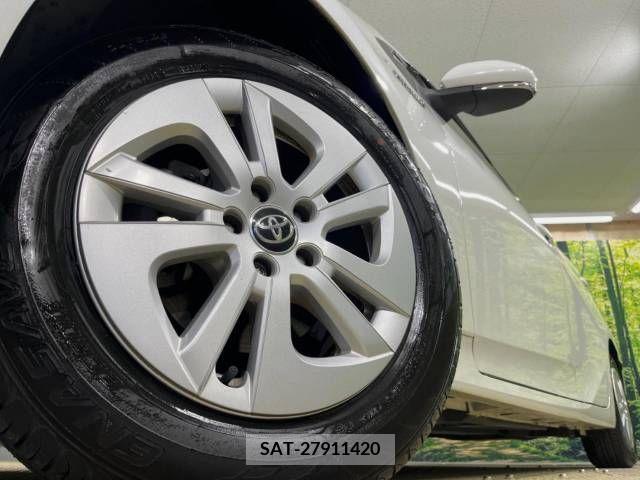 Toyota PRIUS 2018-02 233186-12