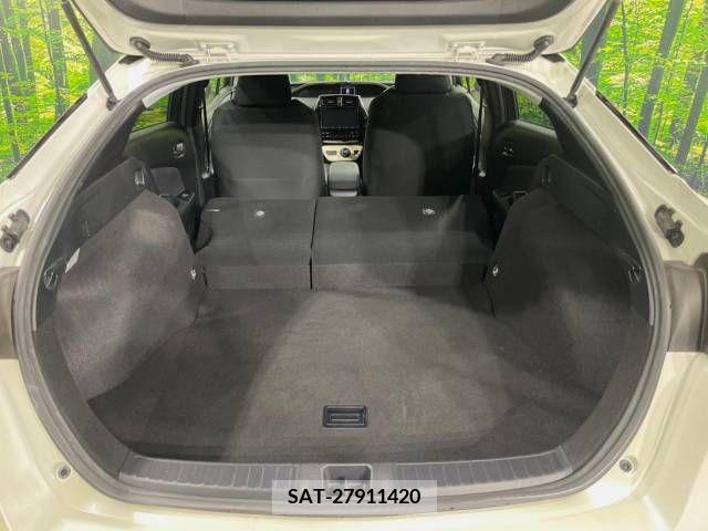 Toyota PRIUS 2018-02 233186-10