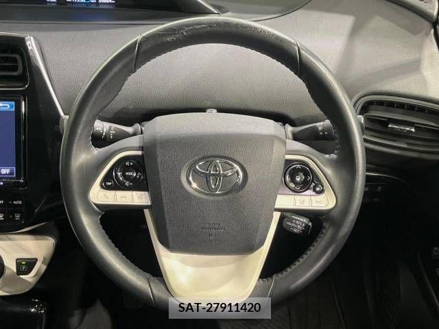 Toyota PRIUS 2018-02 233186-13