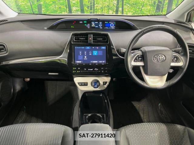 Toyota PRIUS 2018-02 233186-1