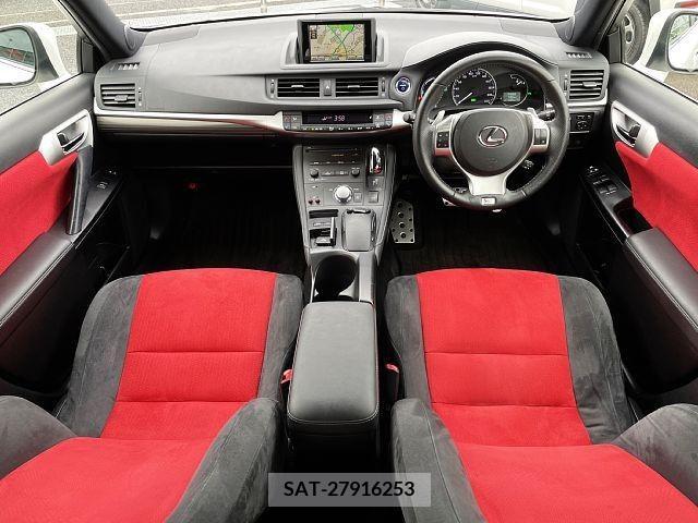 Lexus CT 2011-11 275197-1