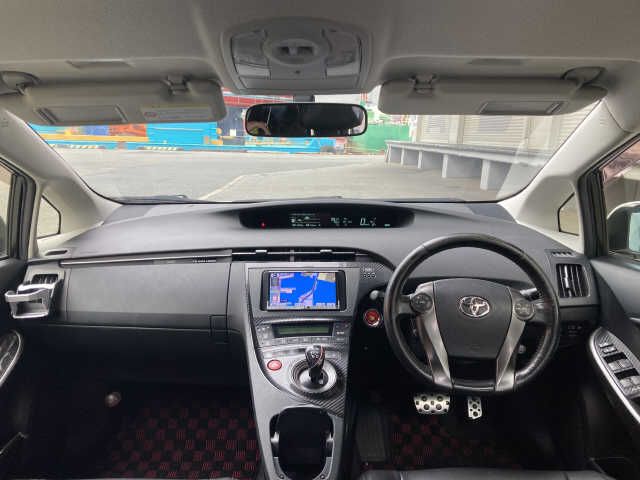 Toyota PRIUS 2012-04 27172-1