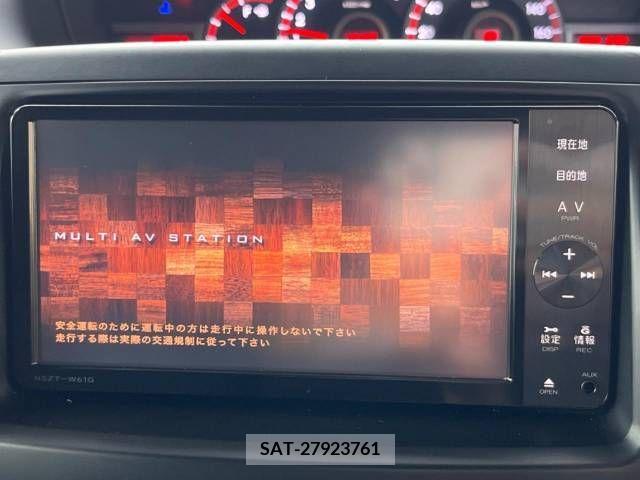 Toyota VOXY 2011-09 386029-2