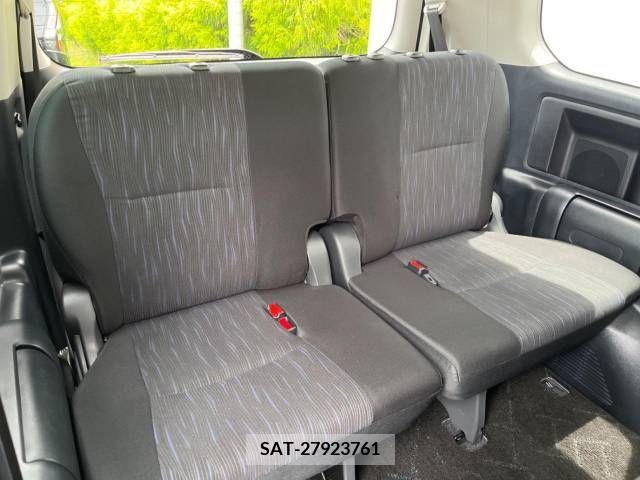 Toyota VOXY 2011-09 386029-10