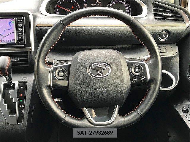 Toyota SIENTA 2018-03 330227-13