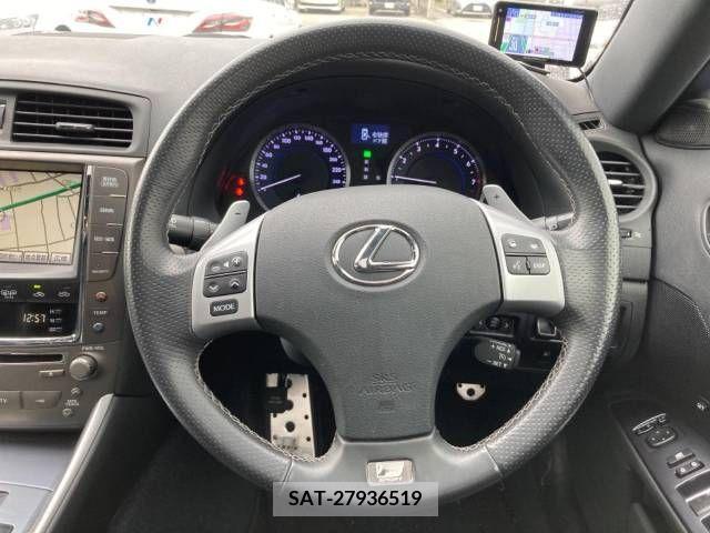 Lexus IS 2012-02 228265-8