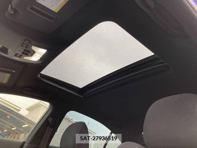 Lexus IS 2012-02 228265-2