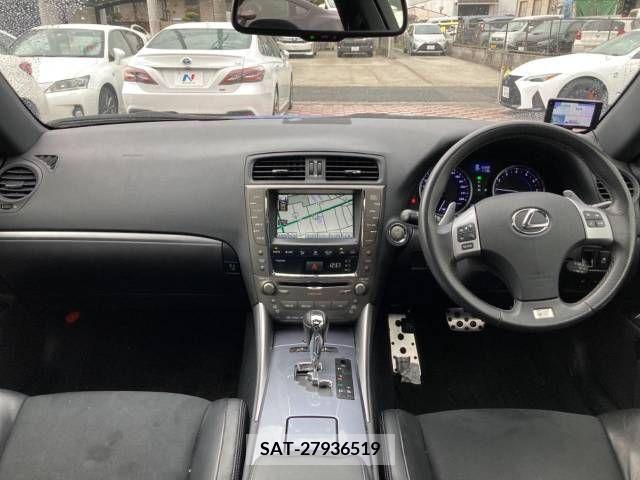 Lexus IS 2012-02 228265-1