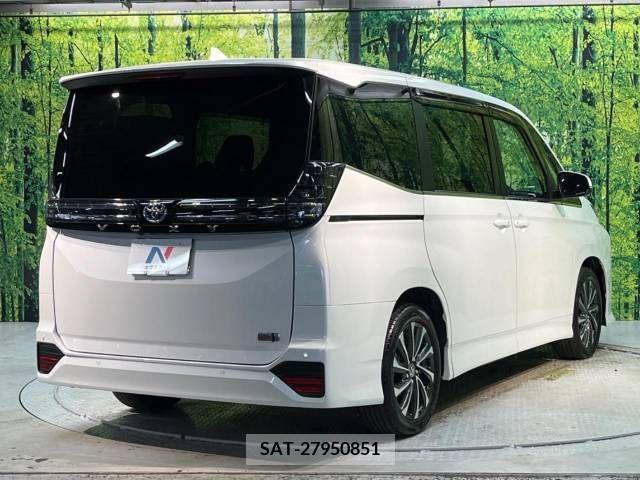 Toyota VOXY HYBRID 2022-04 335728-18