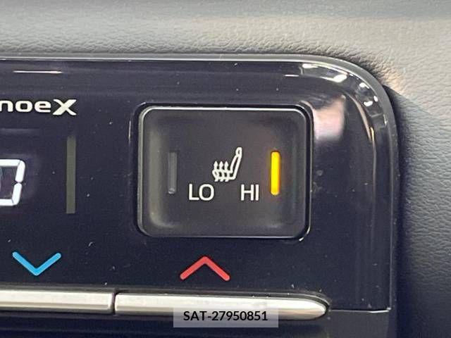 Toyota VOXY HYBRID 2022-04 335728-5