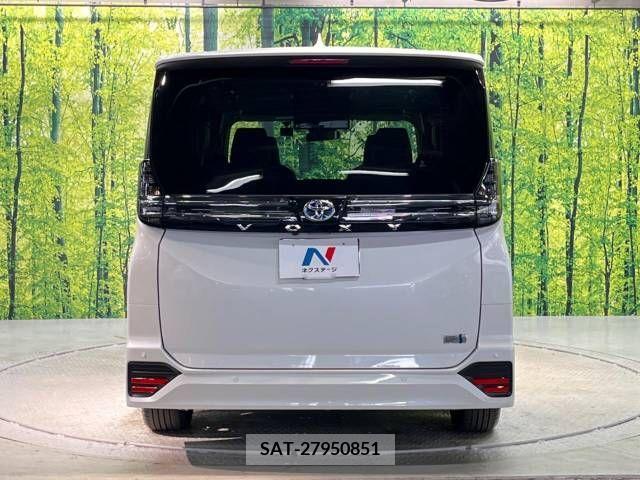 Toyota VOXY HYBRID 2022-04 335728-16