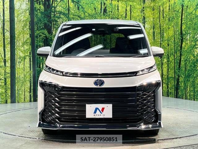 Toyota VOXY HYBRID 2022-04 335728-15