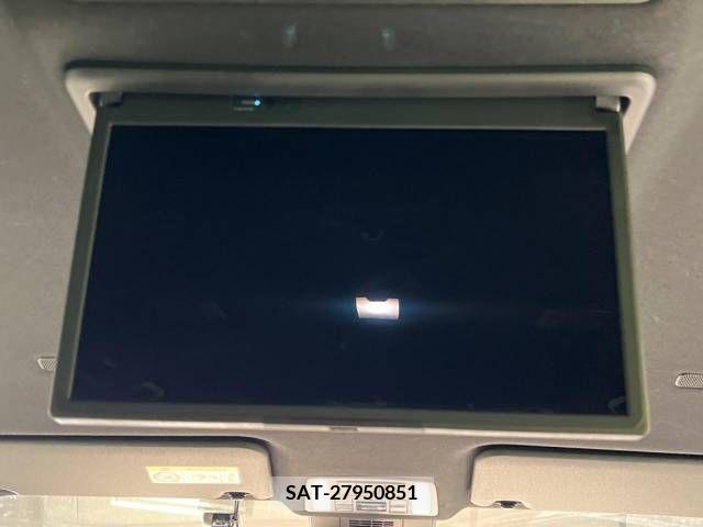 Toyota VOXY HYBRID 2022-04 335728-2