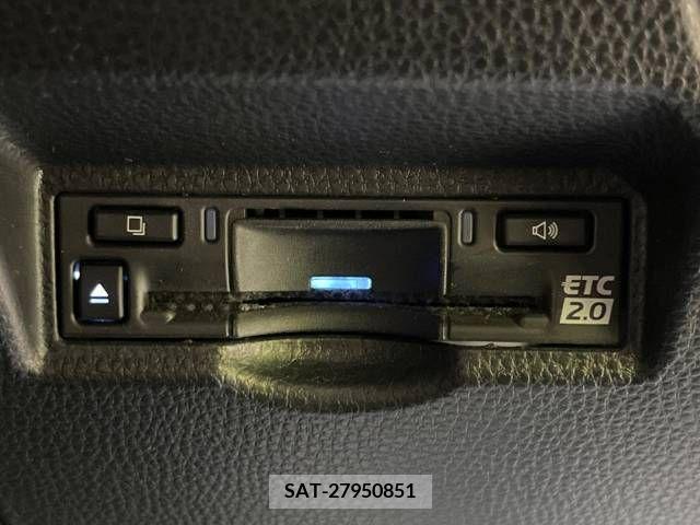 Toyota VOXY HYBRID 2022-04 335728-6