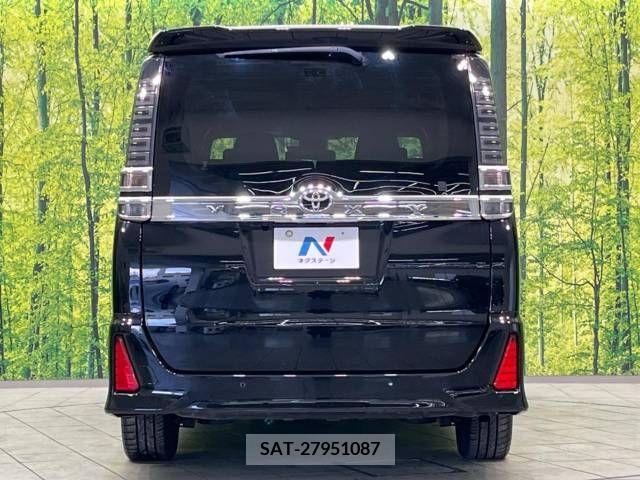 Toyota VOXY 2020-02 220342-15
