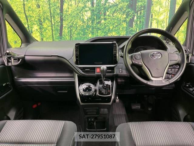 Toyota VOXY 2020-02 220342-1