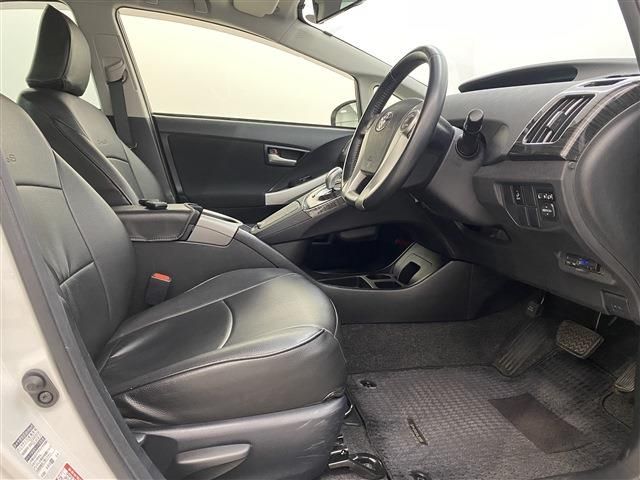 Toyota PRIUS 2014-03 181262-8