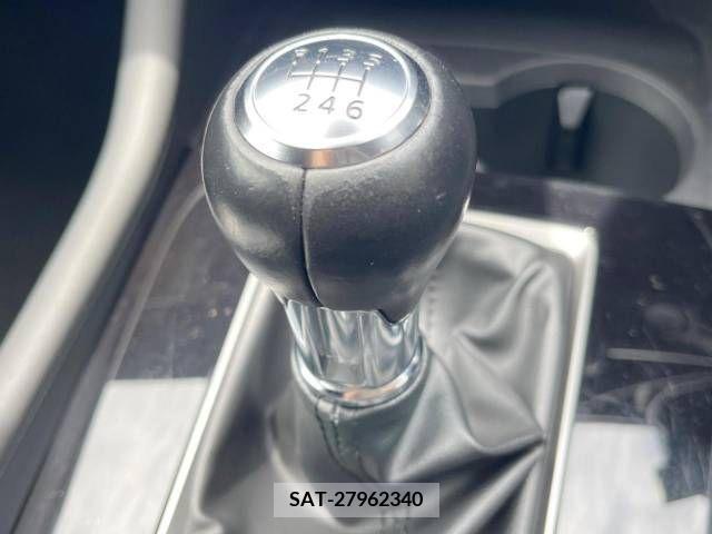 Mazda MAZDA3 2019-09 301035-3