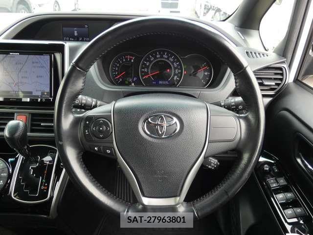 Toyota VOXY 2018-01 321749-13