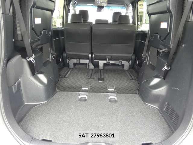 Toyota VOXY 2018-01 321749-26