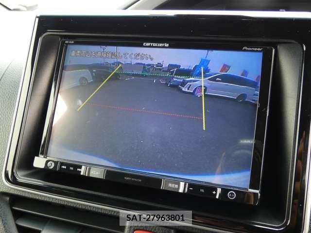 Toyota VOXY 2018-01 321749-10