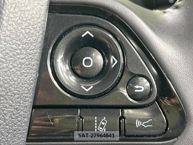 Toyota PRIUS 2019-05 335197-6