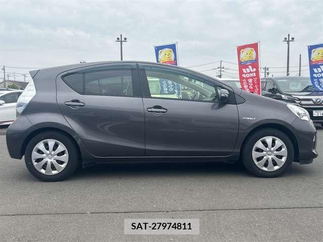 Toyota AQUA 2014-10 376436-12
