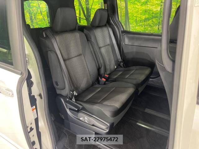 Toyota VOXY 2019-06 337904-9