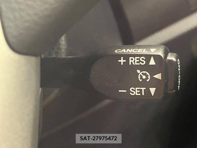 Toyota VOXY 2019-06 337904-6