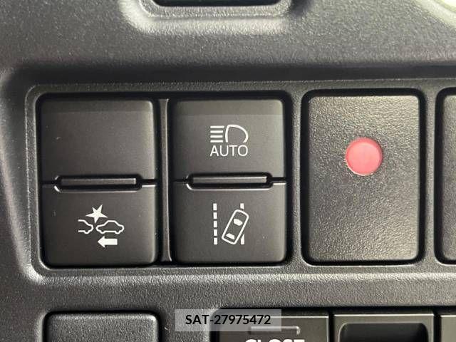 Toyota VOXY 2019-06 337904-5