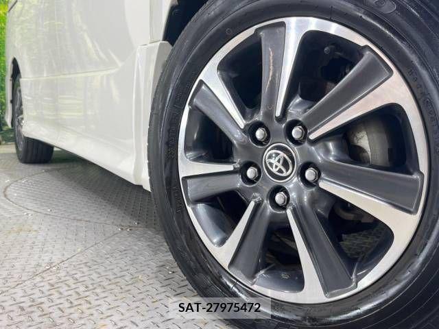Toyota VOXY 2019-06 337904-13