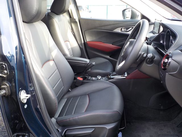 Mazda CX-3 2017-01 1465-9