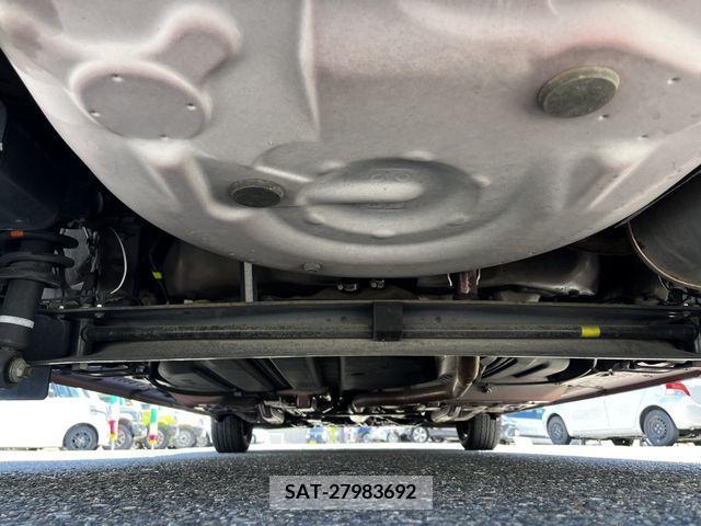 Toyota SIENTA 2016-06 298409-28