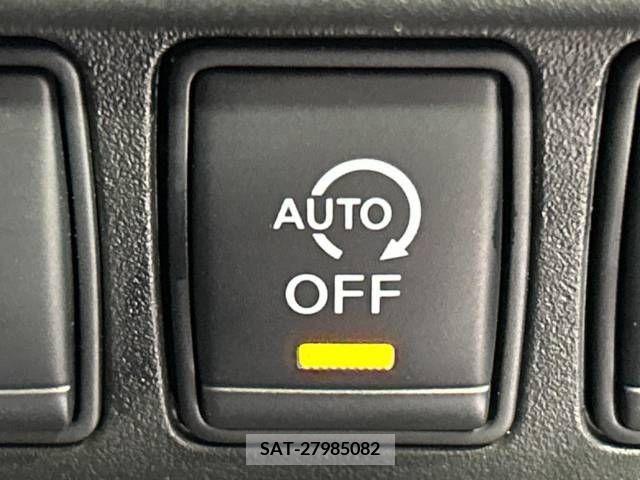 Nissan JUKE 2017-06 320519-5
