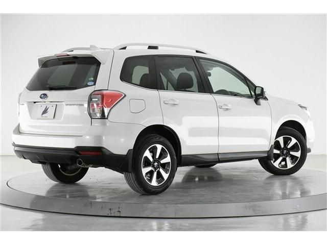 Subaru FORESTER 2017-04 194321-4
