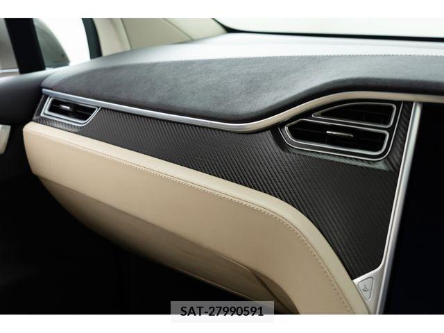 Tesla MODEL X 2017-02 205184-22