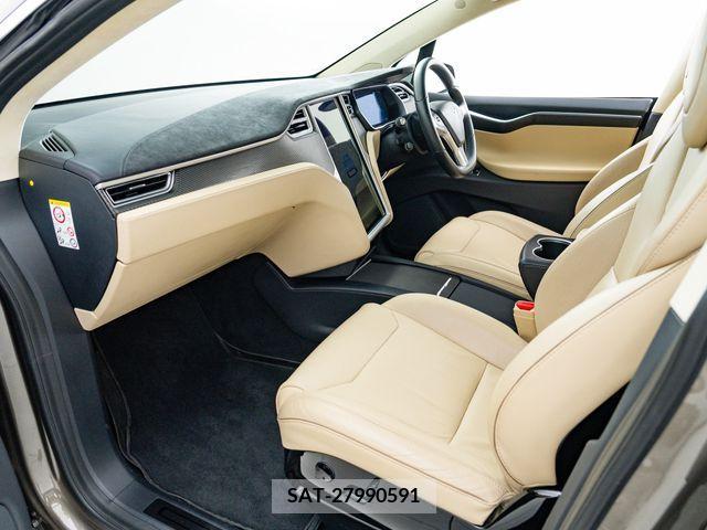 Tesla MODEL X 2017-02 205184-23