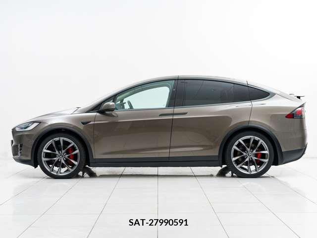 Tesla MODEL X 2017-02 205184-5