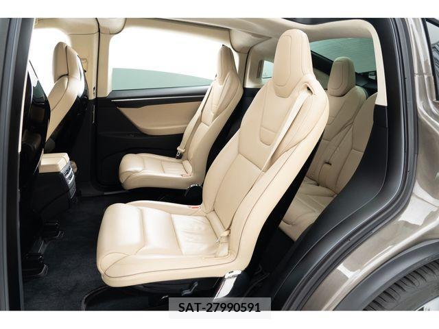 Tesla MODEL X 2017-02 205184-25