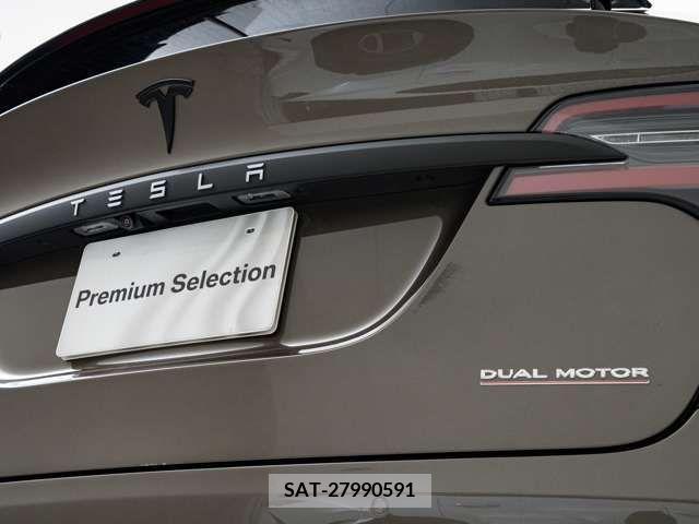 Tesla MODEL X 2017-02 205184-2