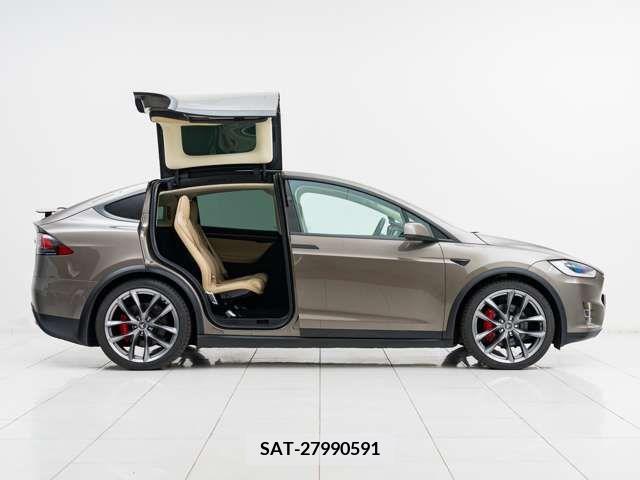Tesla MODEL X 2017-02 205184-13