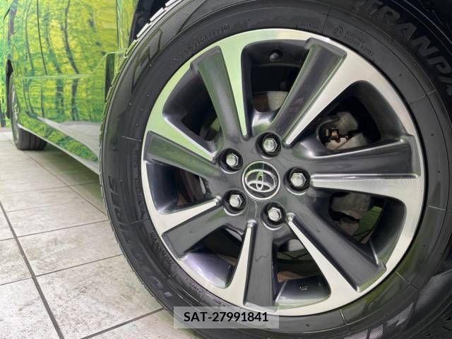 Toyota VOXY 2018-02 216538-12