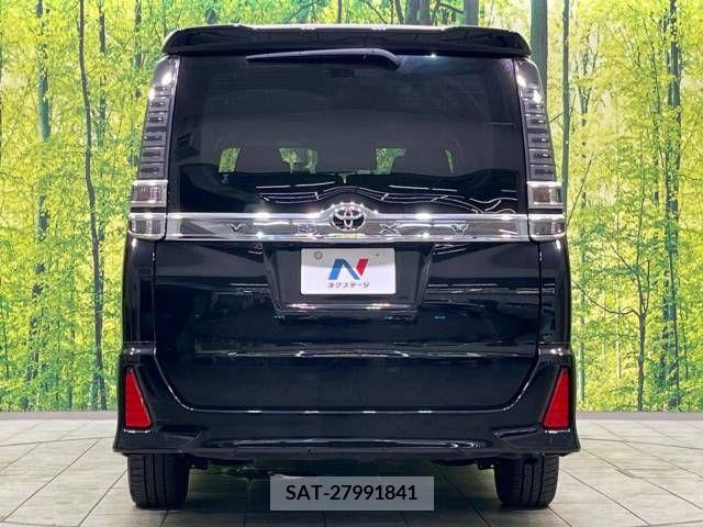 Toyota VOXY 2018-02 216538-15