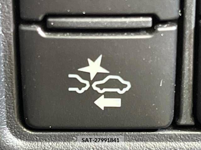 Toyota VOXY 2018-02 216538-4