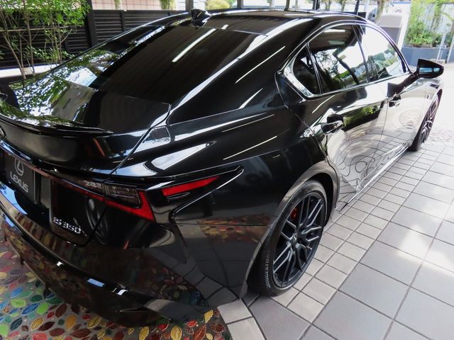 Lexus IS 2022-01 15724-8