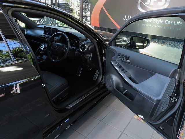 Lexus IS 2022-01 15724-13